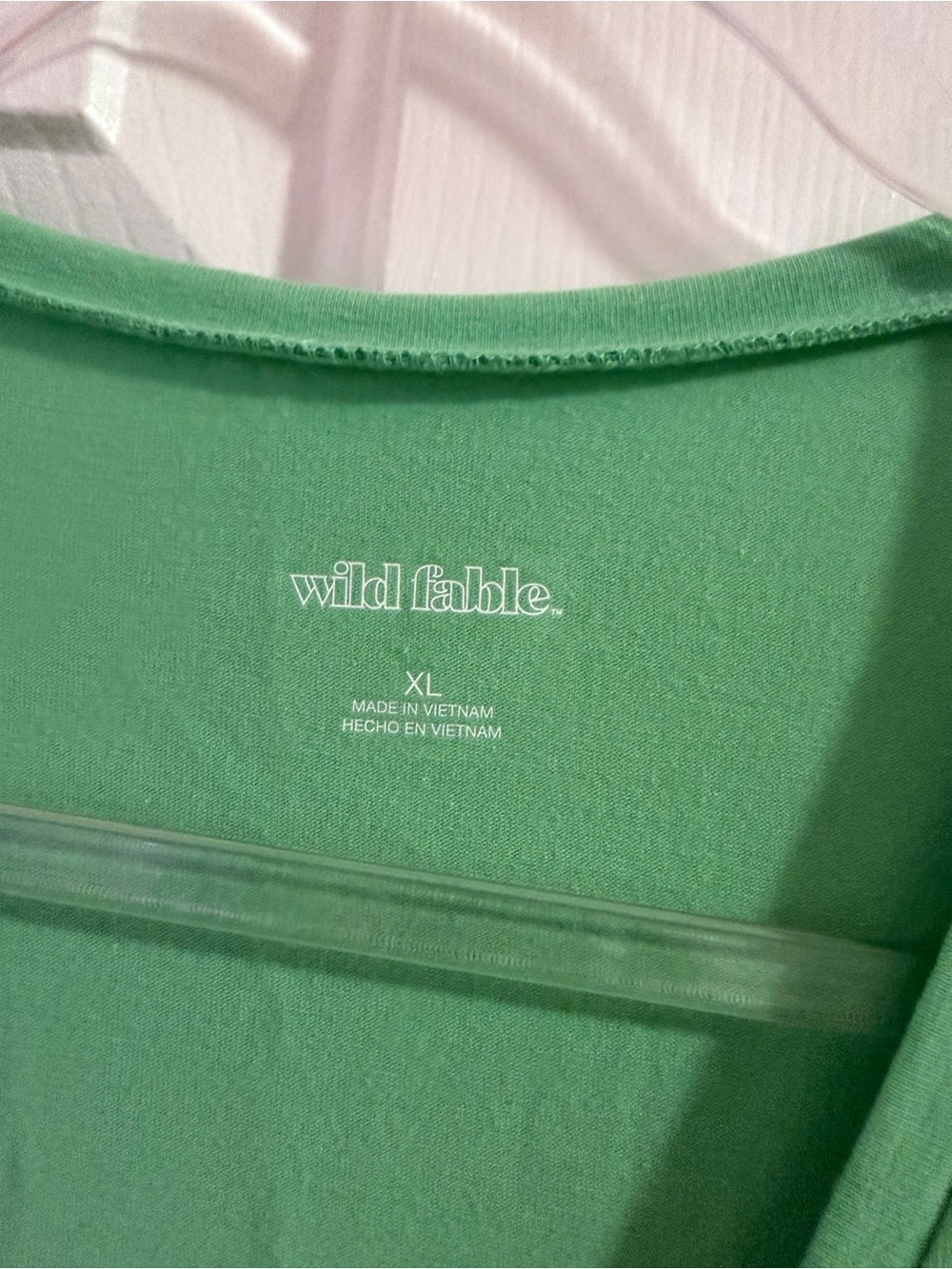 Basic V-Neck Crop Top - Picture 2 of 2